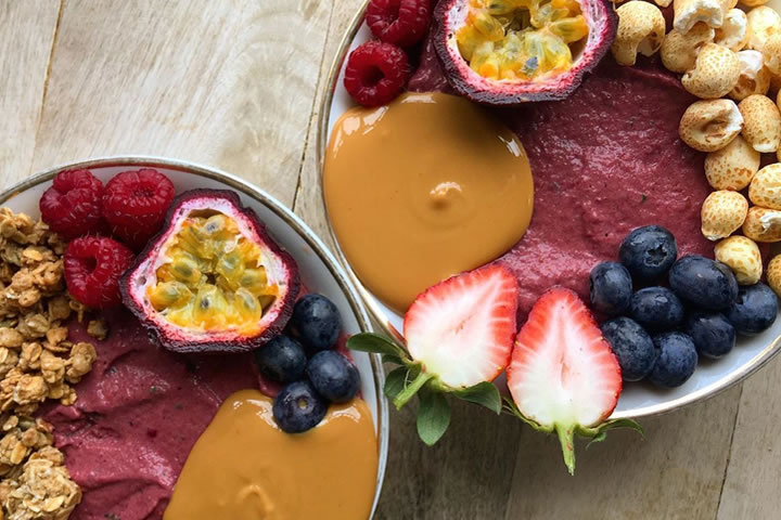 healthy smoothie bowl